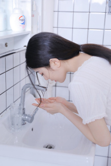 动漫美女被绑